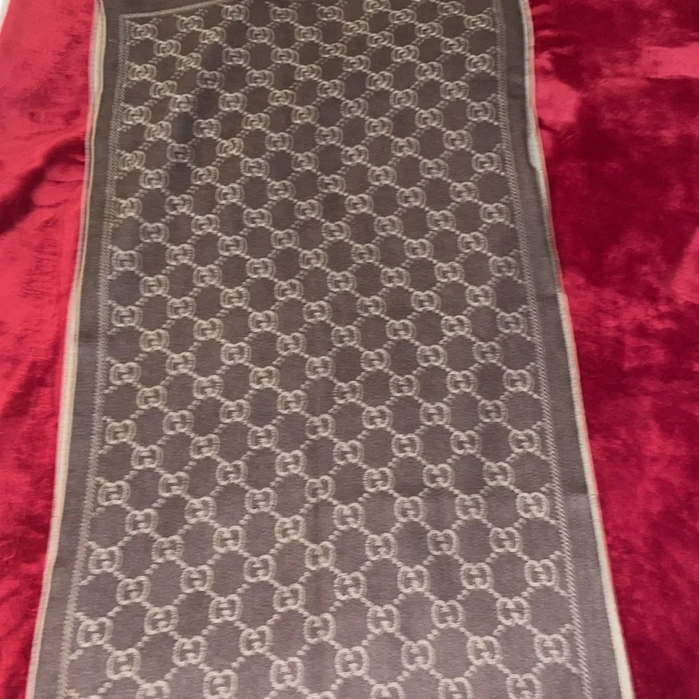 NWOT Gucci wool scarf